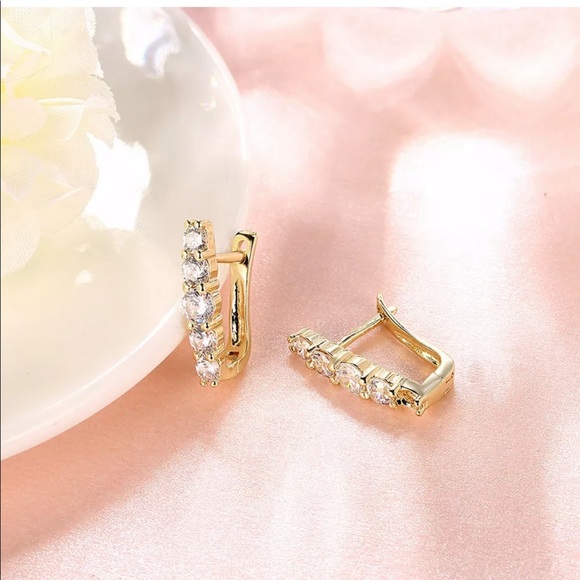 New 1.5 CT Front-Back Hoop Earrings with Crystals - Picture 4 of 5